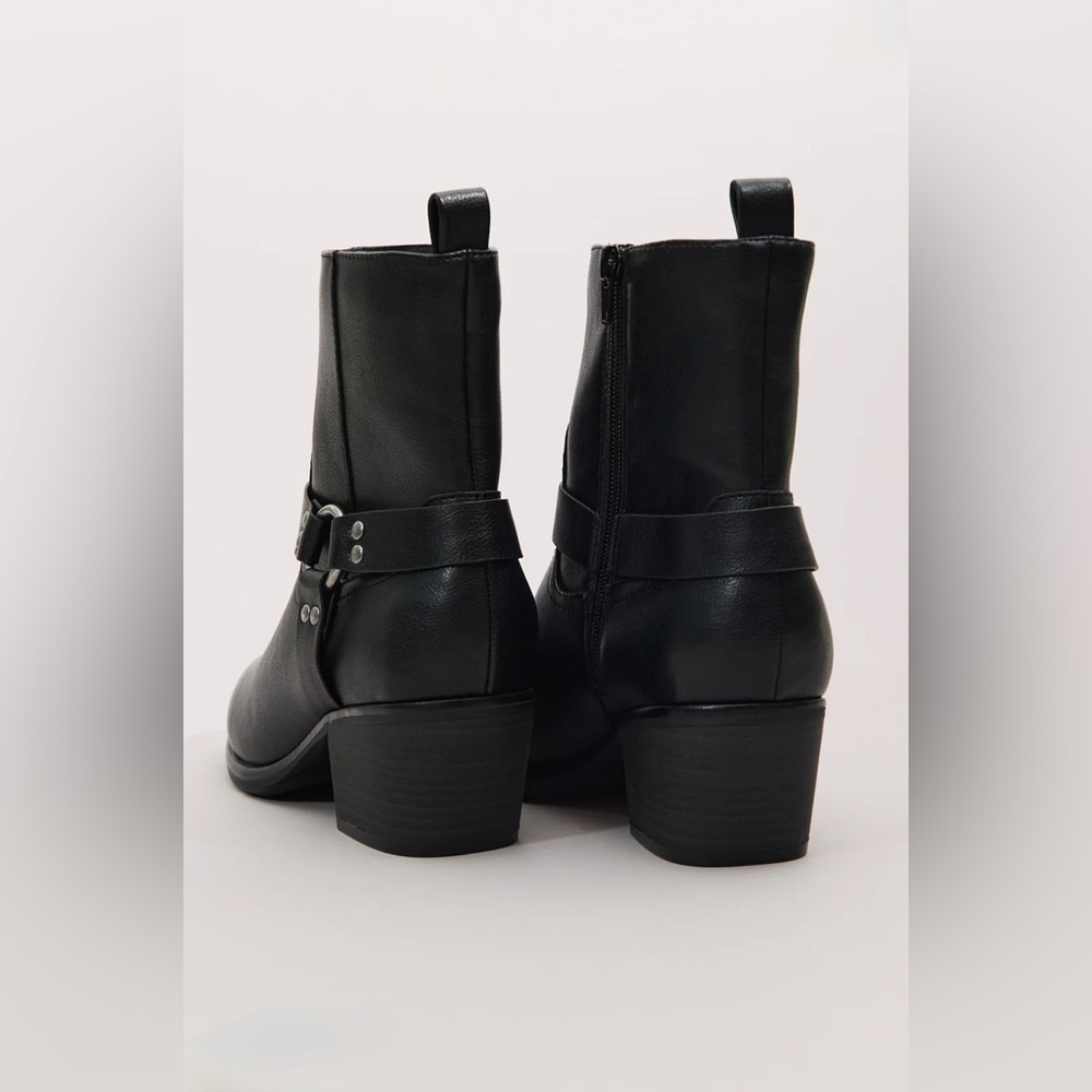 Altar’d State Dawn Black Buckle Boot size 7 - Picture 4 of 4